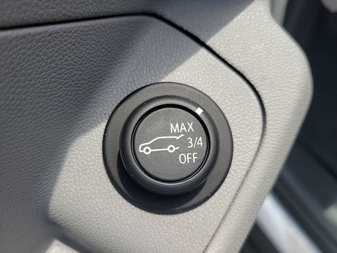 Used 2023 GMC Terrain SLT w/ LPO, Floor Liner Package FWD image 30