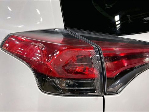 Used 2016 Toyota RAV4 XLE image 26