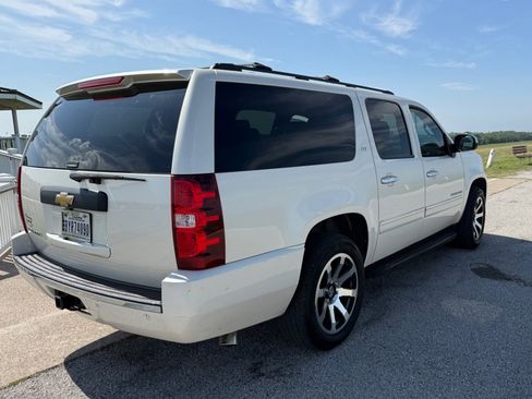 Used 2013 Chevrolet Suburban LTZ RWD image 5