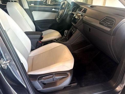 Used 2019 Volkswagen Tiguan S image 18