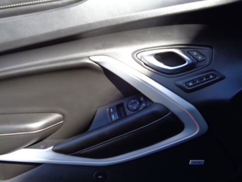 Used 2016 Chevrolet Camaro SS image 28