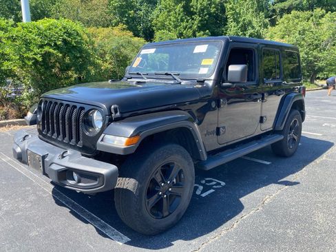Used 2023 Jeep Wrangler Unlimited Sahara AWD/4WD image 2