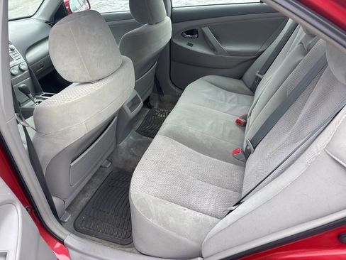 Used 2011 Toyota Camry LE image 11