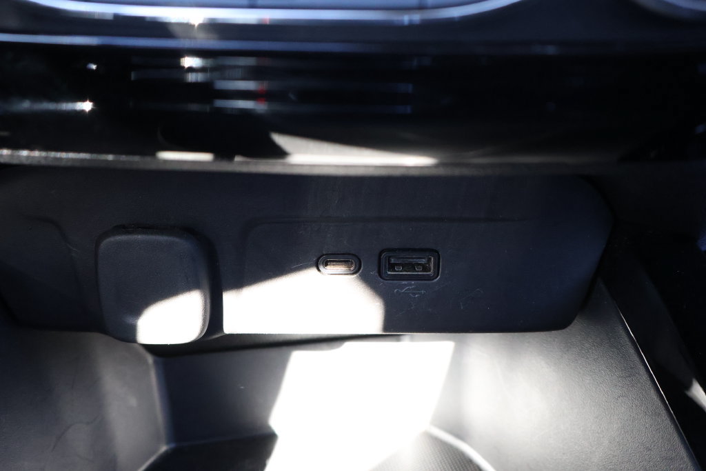 Used 2025 Chevrolet Trax LT FWD image 26