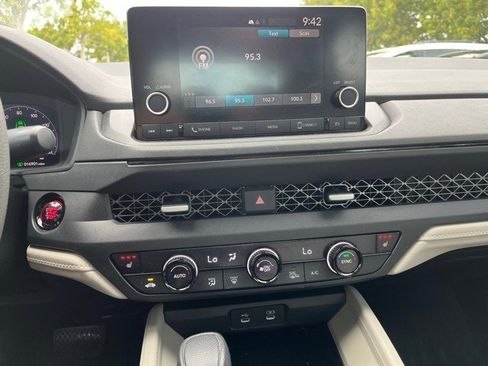 Used 2023 Honda Accord EX image 7