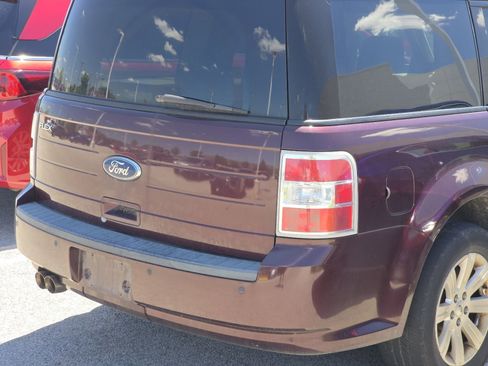 Used 2011 Ford Flex SE FWD image 6
