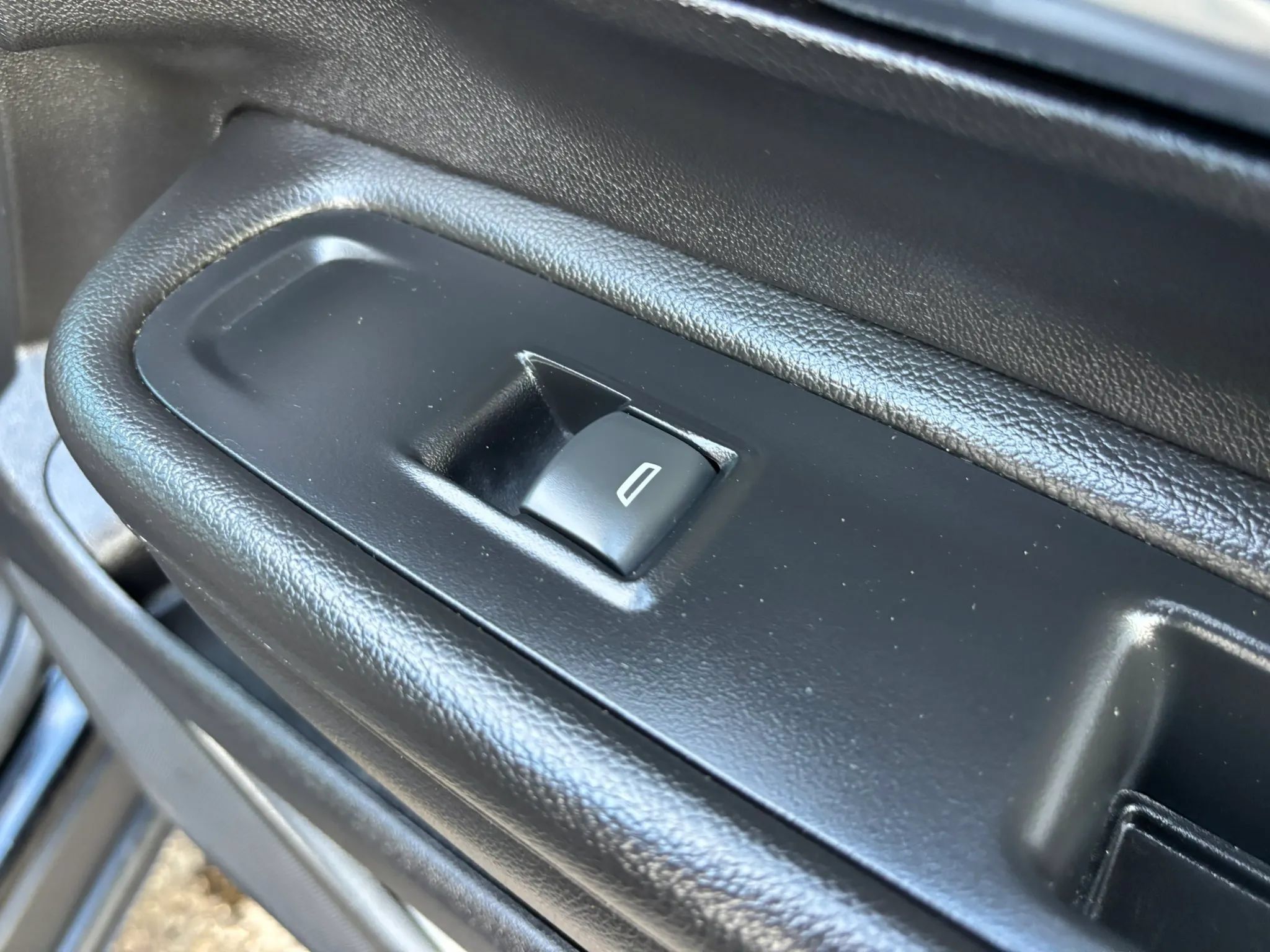 Used 2023 GMC Terrain SLE FWD image 39