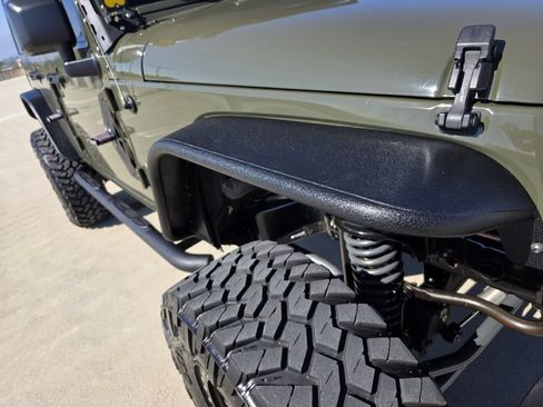 Used 2015 Jeep Wrangler Unlimited Sport w/ Quick Order Package 24S AWD/4WD image 11