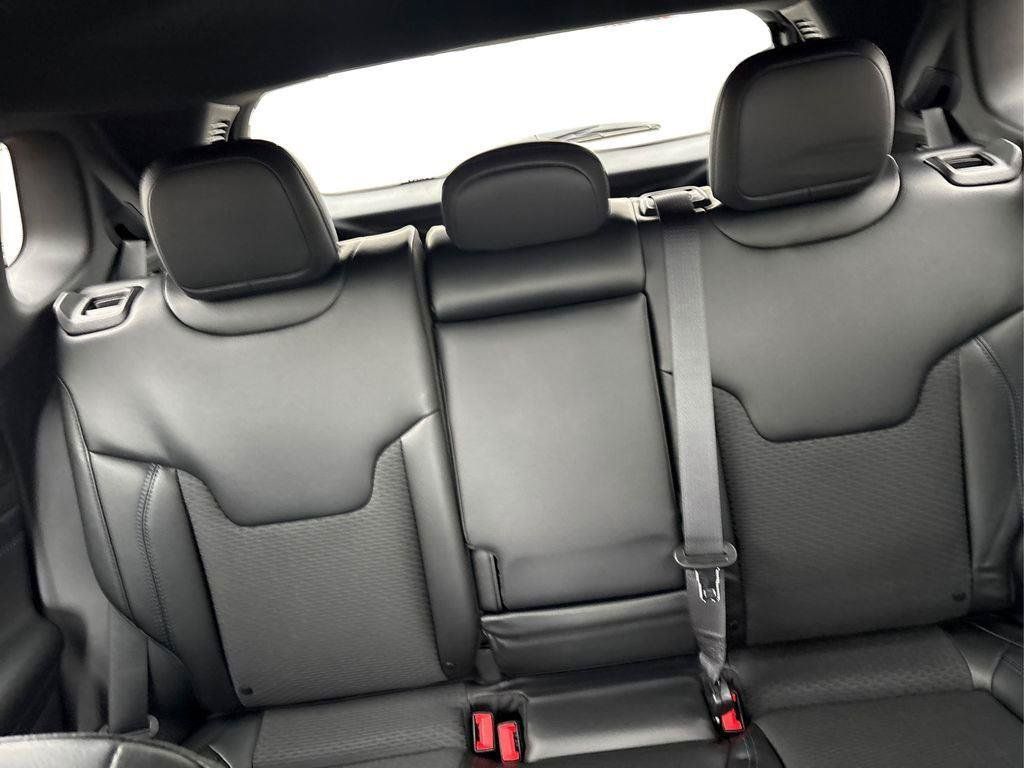 New 2026 Jeep Compass Latitude AWD/4WD image 17