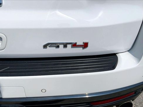 Used 2023 GMC Yukon XL AT4 AWD/4WD image 8