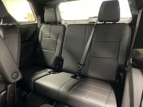 Used 2023 Chevrolet Traverse RS FWD image 24