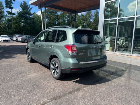 Used 2017 Subaru Forester 2.5i Premium image 3