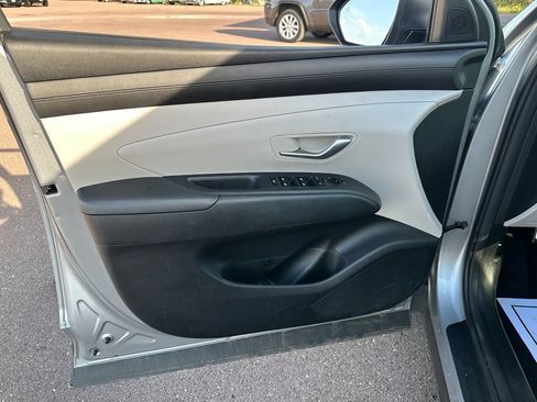 Used 2025 Hyundai Tucson SEL FWD image 12