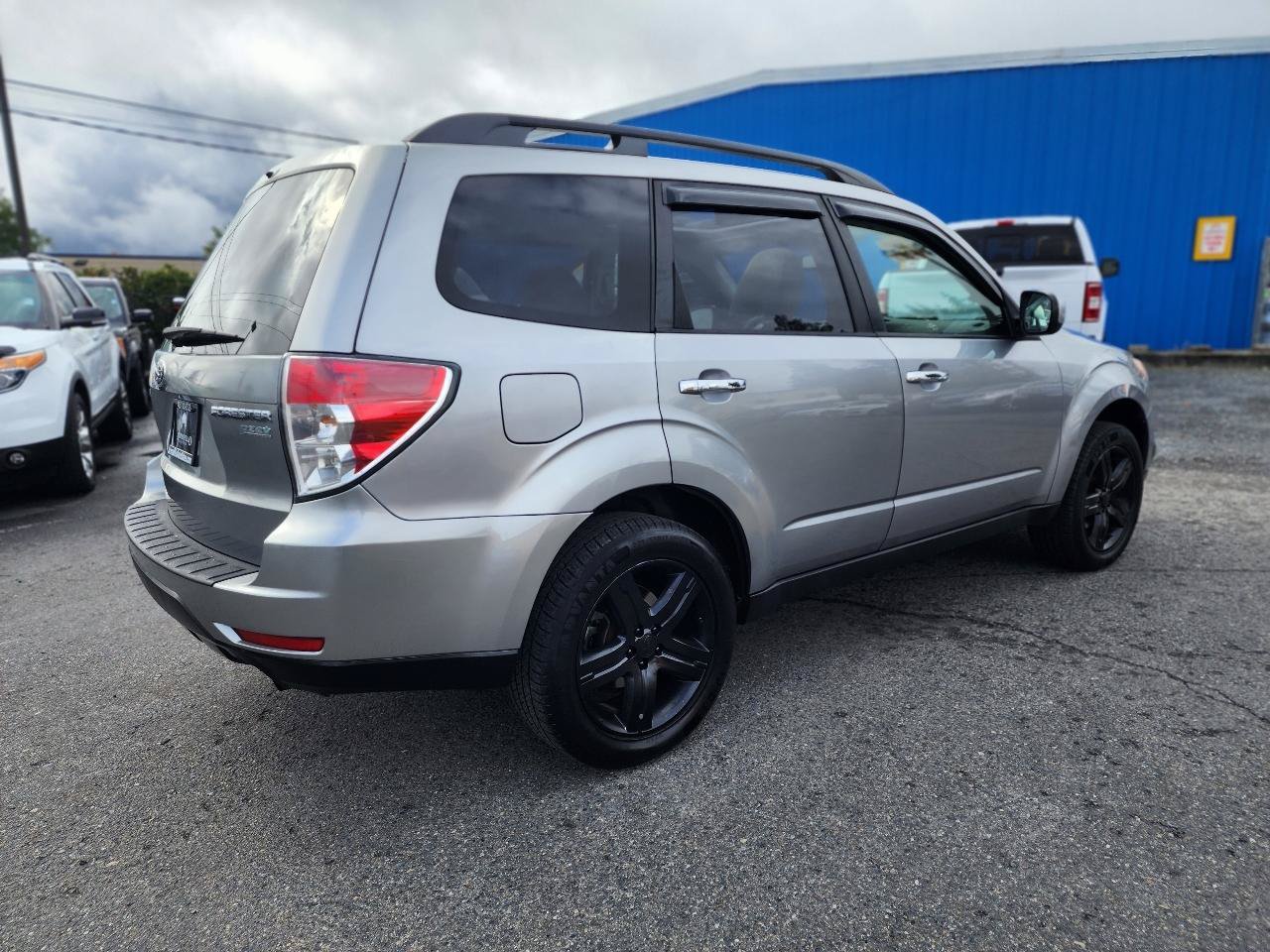Used 2010 Subaru Forester 2.5X Premium w/ Popular Equipment Group 5B AWD/4WD image 5