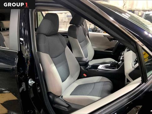 Used 2023 Toyota RAV4 XLE image 8