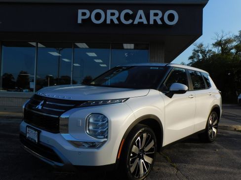 New 2025 Mitsubishi Outlander SE image 1