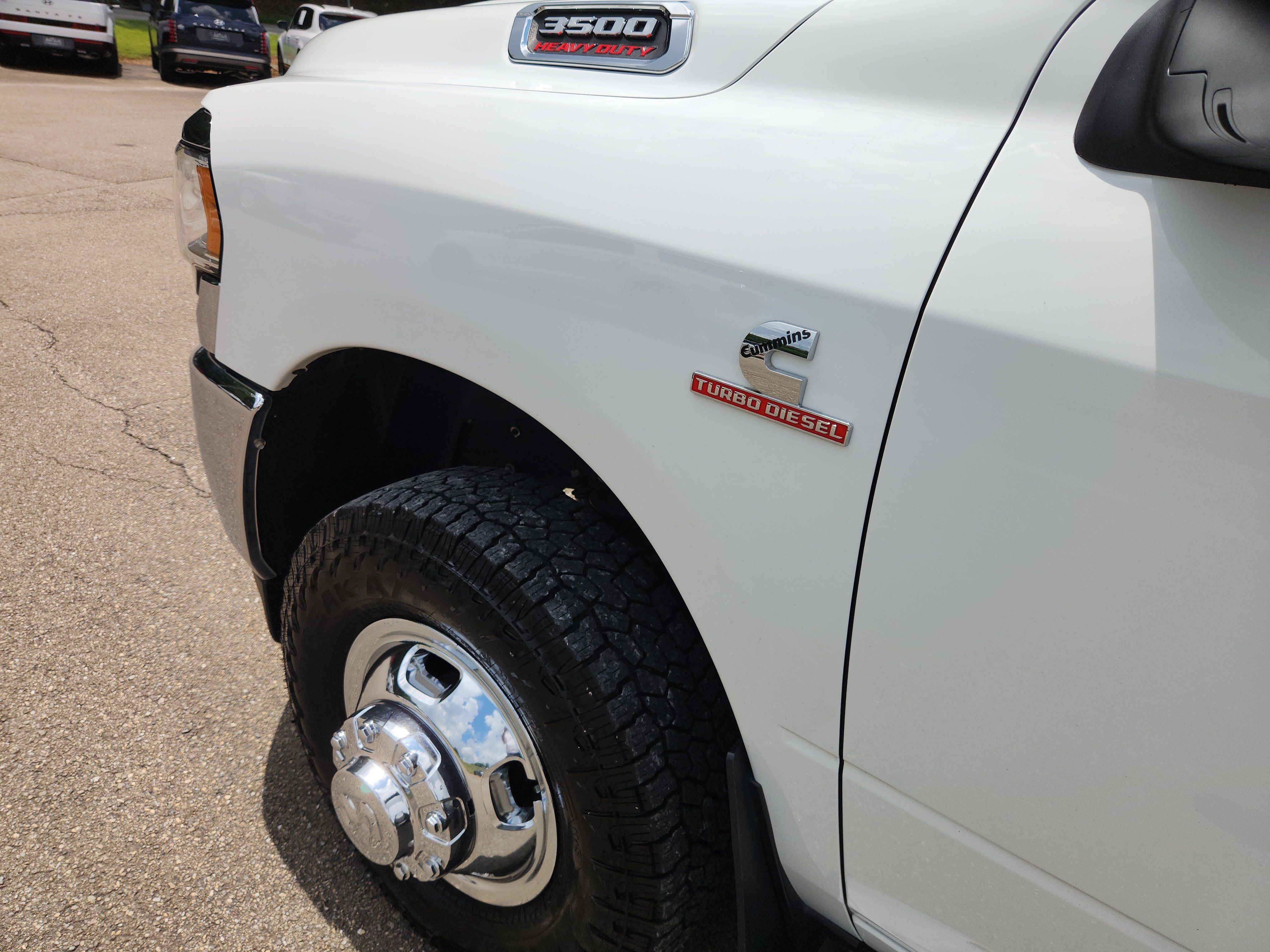 Used 2024 RAM 3500 Tradesman w/ Chrome Appearance Group AWD/4WD image 50