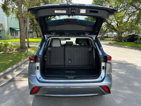 Used 2021 Toyota Highlander Limited image 46