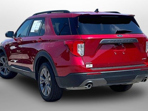 Used 2024 Ford Explorer XLT w/ Equipment Group 202A AWD/4WD image 10