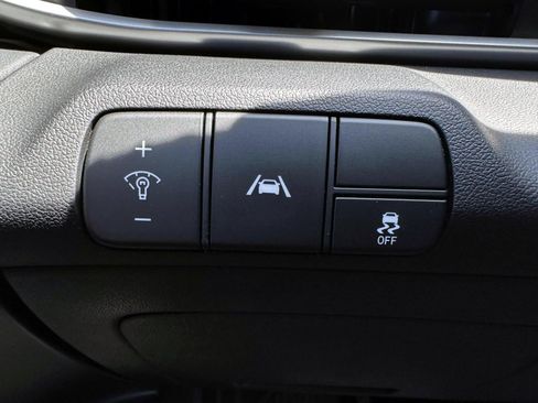 Used 2023 Hyundai Elantra SEL FWD image 14