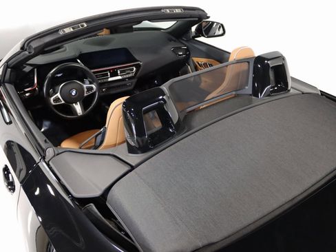 Used 2024 BMW Z4 M40i w/ Premium Package image 15