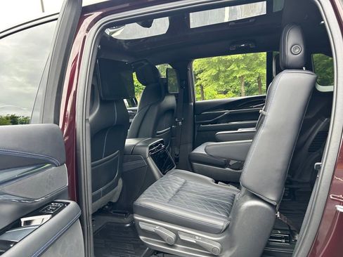 Used 2026 Cadillac Escalade IQ Sport 1 w/ LPO, Floor Liner Package AWD/4WD image 47