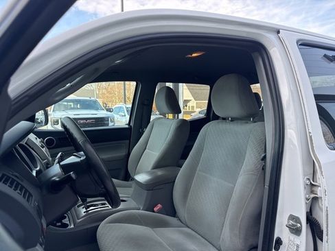 Used 2011 Toyota Tacoma 4x4 Double Cab image 10