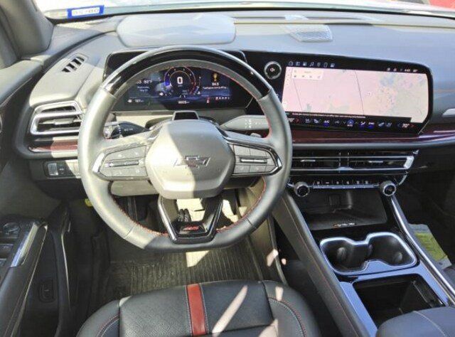 Used 2024 Chevrolet Traverse RS w/ LPO, Floor Liner Package FWD image 8