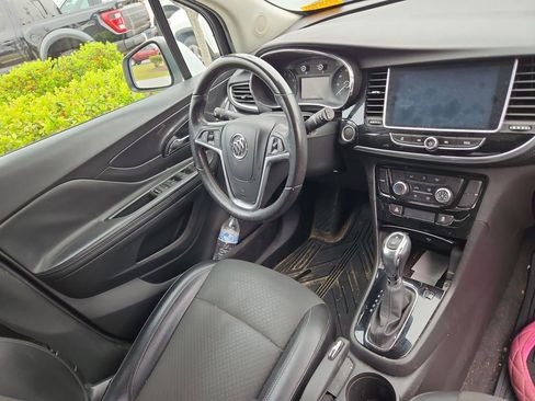 Used 2018 Buick Encore Preferred image 9