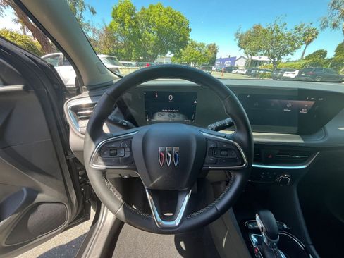 Used 2025 Buick Encore GX Preferred FWD image 33