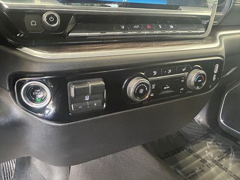 Used 2024 Chevrolet Silverado 2500 LT image 38