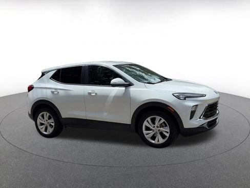 Used 2025 Buick Encore GX Preferred FWD image 2