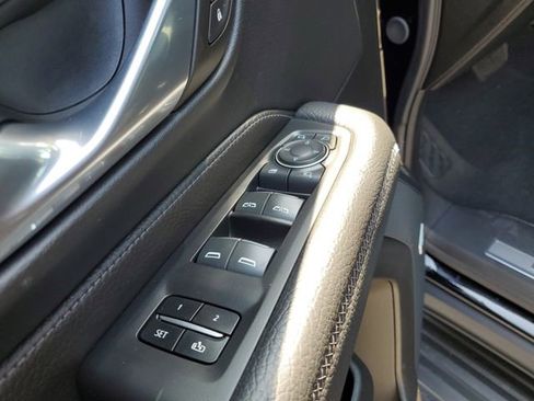 Used 2024 GMC Yukon Denali image 17