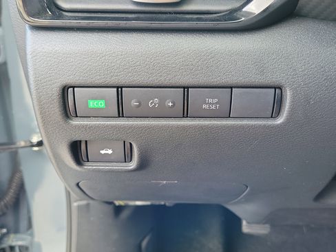 Certified 2025 Nissan Sentra SV FWD image 23