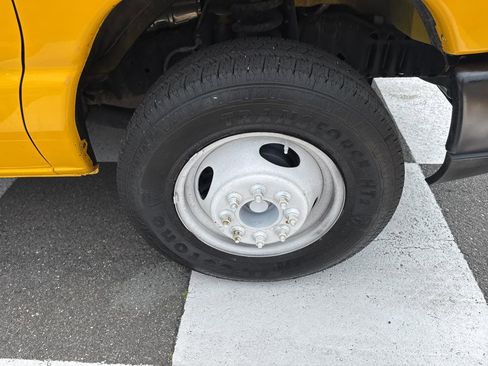 Used 2019 Ford E-350 and Econoline 350 Super Duty image 21