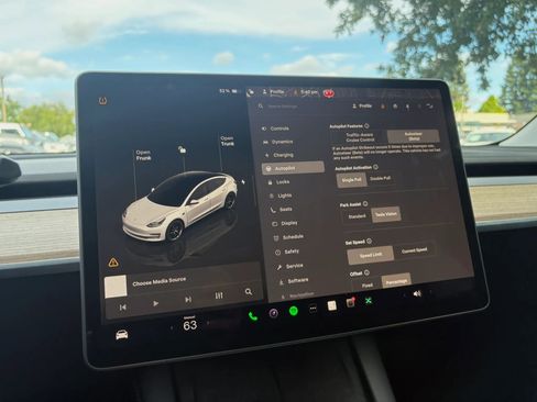 Used 2022 Tesla Model 3 Long Range AWD/4WD image 18