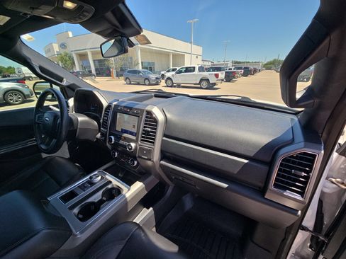 Used 2020 Ford Expedition XLT w/ Equipment Group 201A RWD image 30