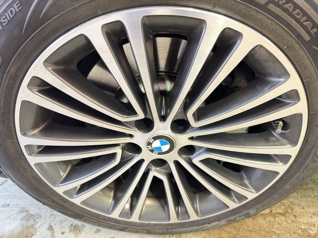 Used 2019 BMW 530i xDrive w/ Convenience Package AWD/4WD image 31