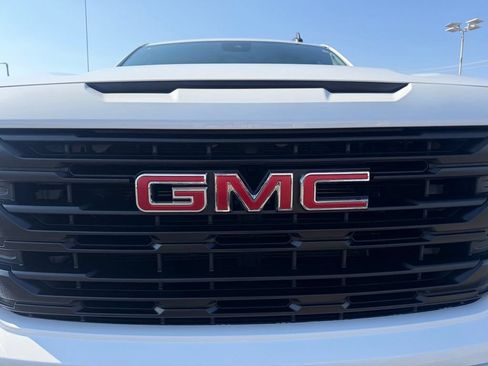 Used 2024 GMC Sierra 1500 Pro w/ Graphite Edition AWD/4WD image 6