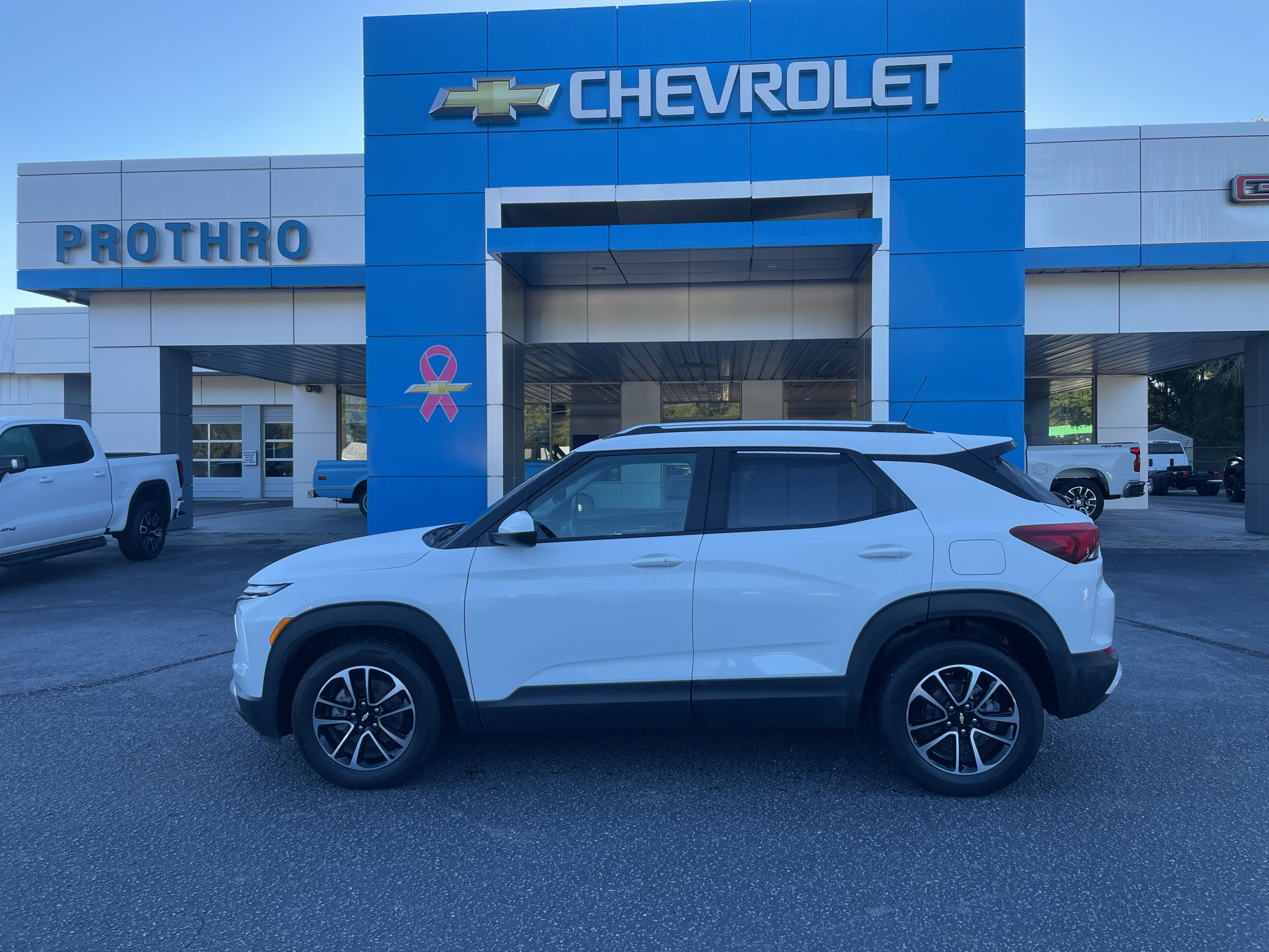 Certified 2025 Chevrolet TrailBlazer LT FWD image 1