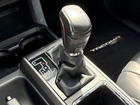 Used 2017 Toyota Tacoma TRD Pro AWD/4WD image 24