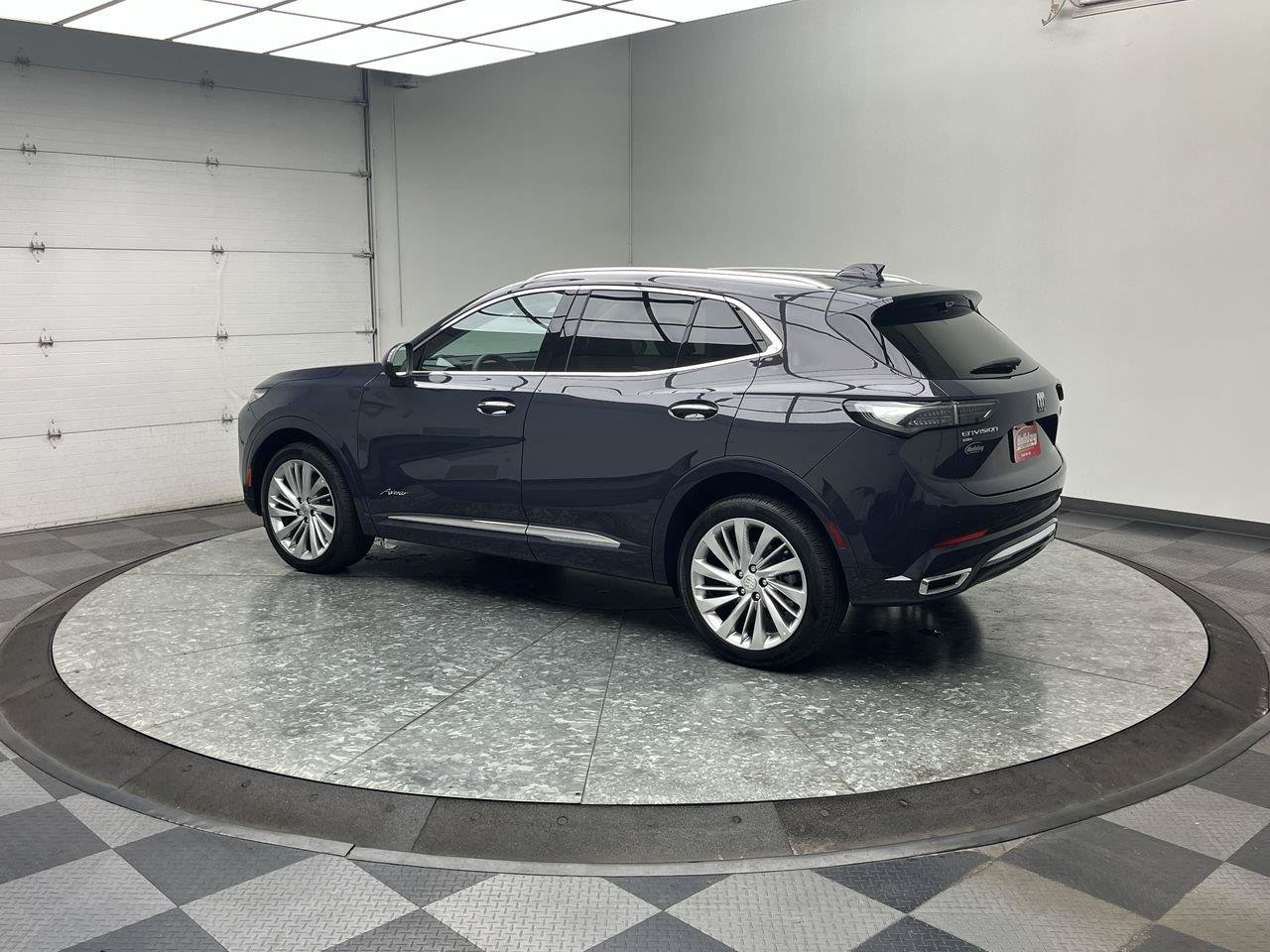 Used 2026 Buick Envision Avenir AWD/4WD image 2