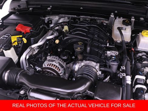 Used 2024 Jeep Gladiator Rubicon w/ Technology Group AWD/4WD image 17