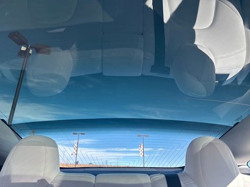 Used 2020 Tesla Model 3 Standard Range Plus image 33