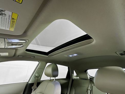 Used 2021 Kia Niro EX Premium image 27