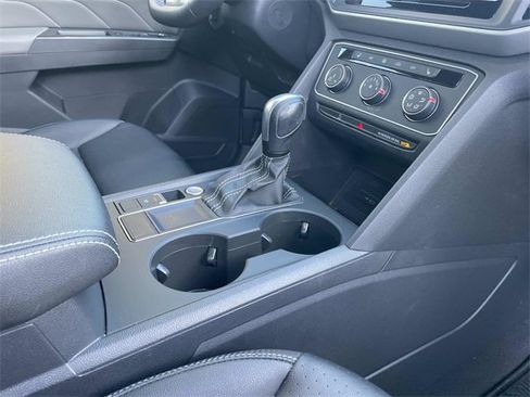 Used 2023 Volkswagen Atlas Cross Sport SE image 29