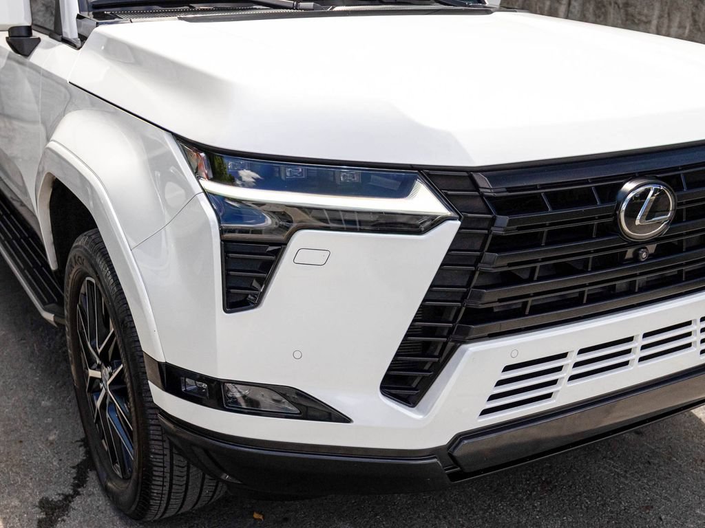 Used 2024 Lexus GX 550 w/ Accessory Package (31) AWD/4WD image 37