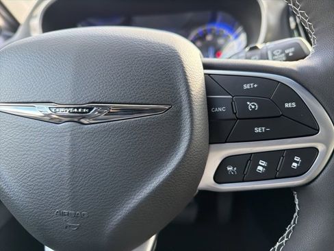 New 2026 Chrysler Pacifica Select image 20