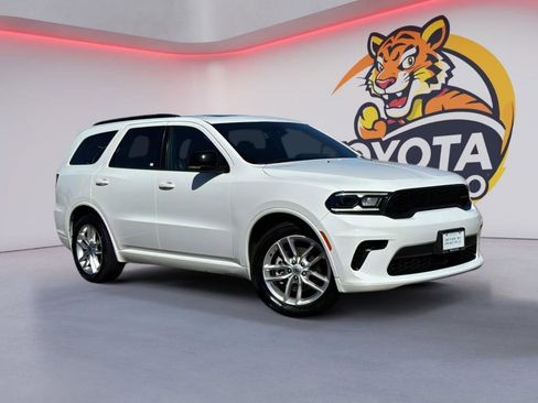Used 2024 Dodge Durango GT image 3