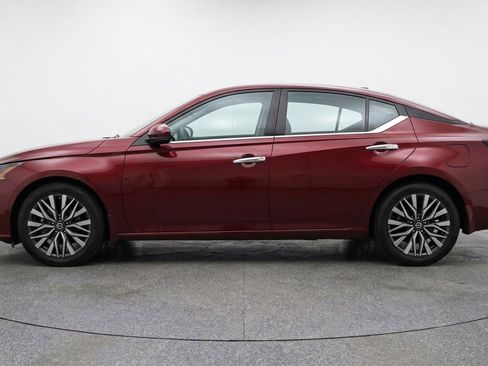 Used 2025 Nissan Altima 2.5 SV image 5